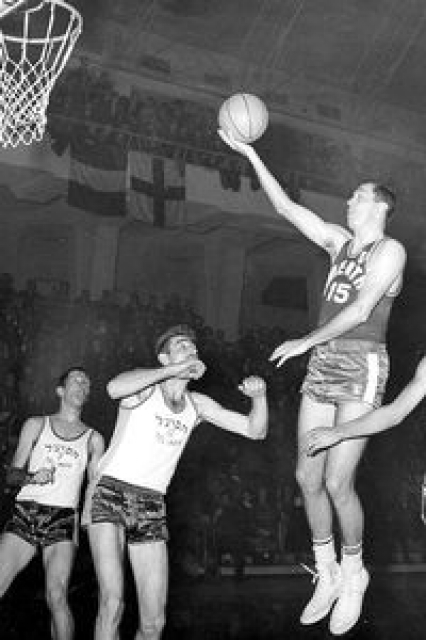 Bradley in azione interpreta un perfetto sottomano